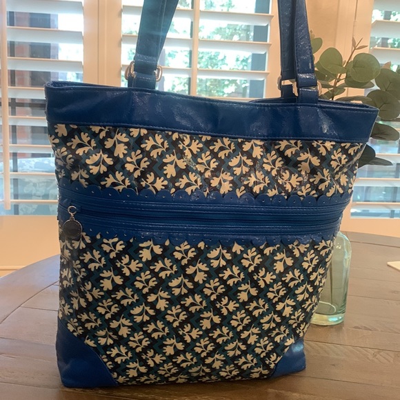 Pre- loved Vera Bradley Frill tote/ laptop bag . - Picture 4 of 11